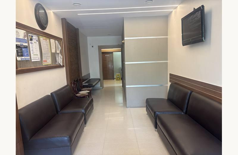 Spacious and comfortable patient waiting lounge at Dr. Rattan ENT Clinic